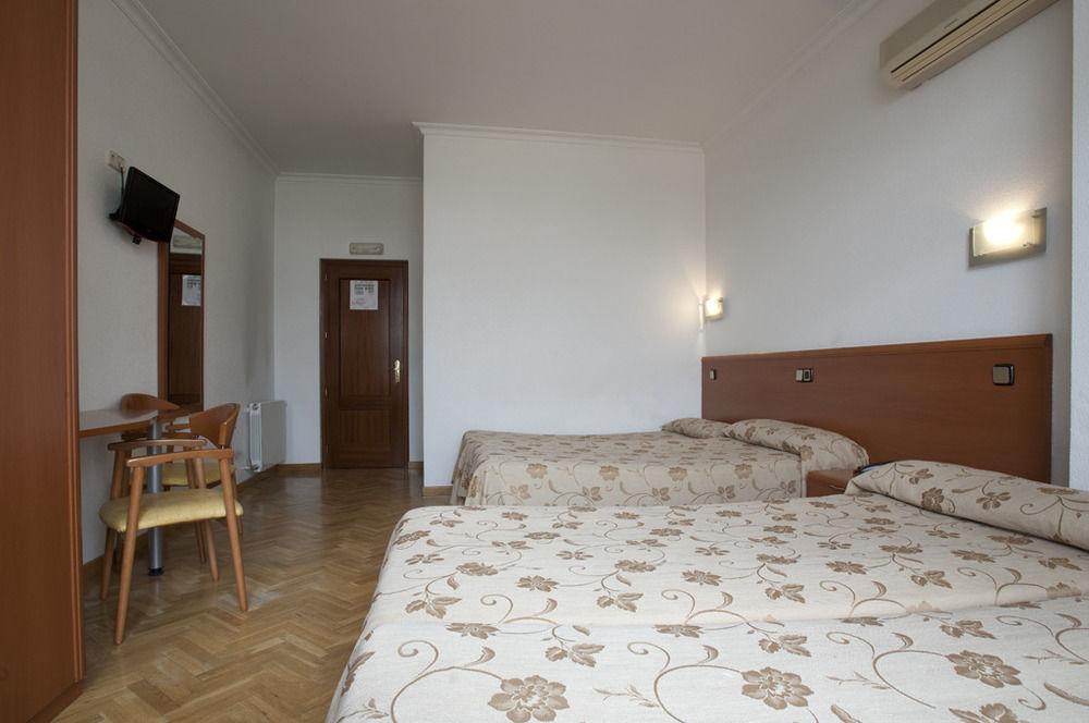 Hostal Luis XV Madrid Ngoại thất bức ảnh