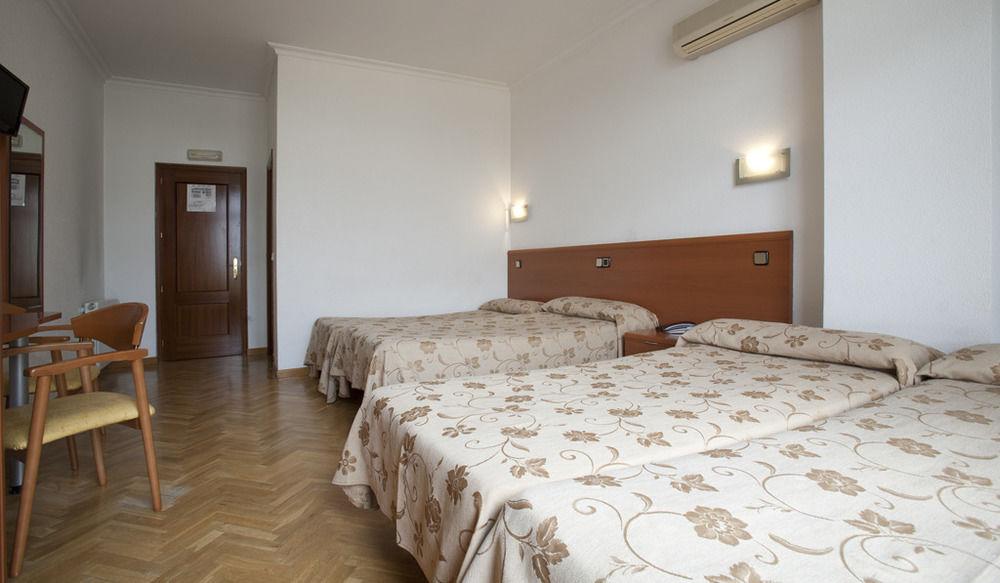 Hostal Luis XV Madrid Ngoại thất bức ảnh