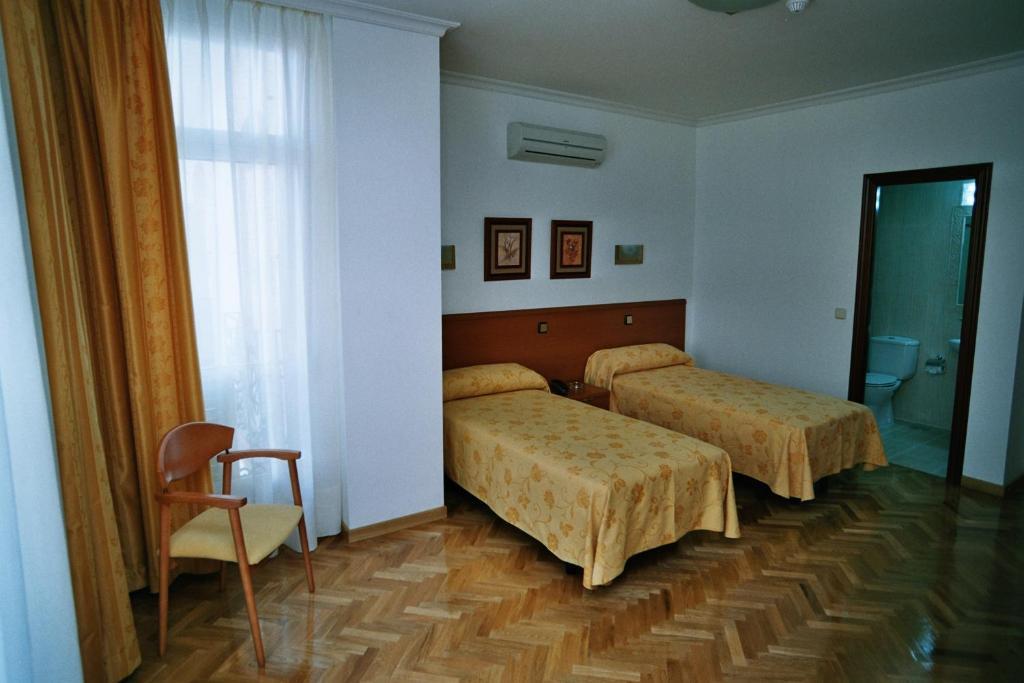 Hostal Luis XV Madrid Phòng bức ảnh