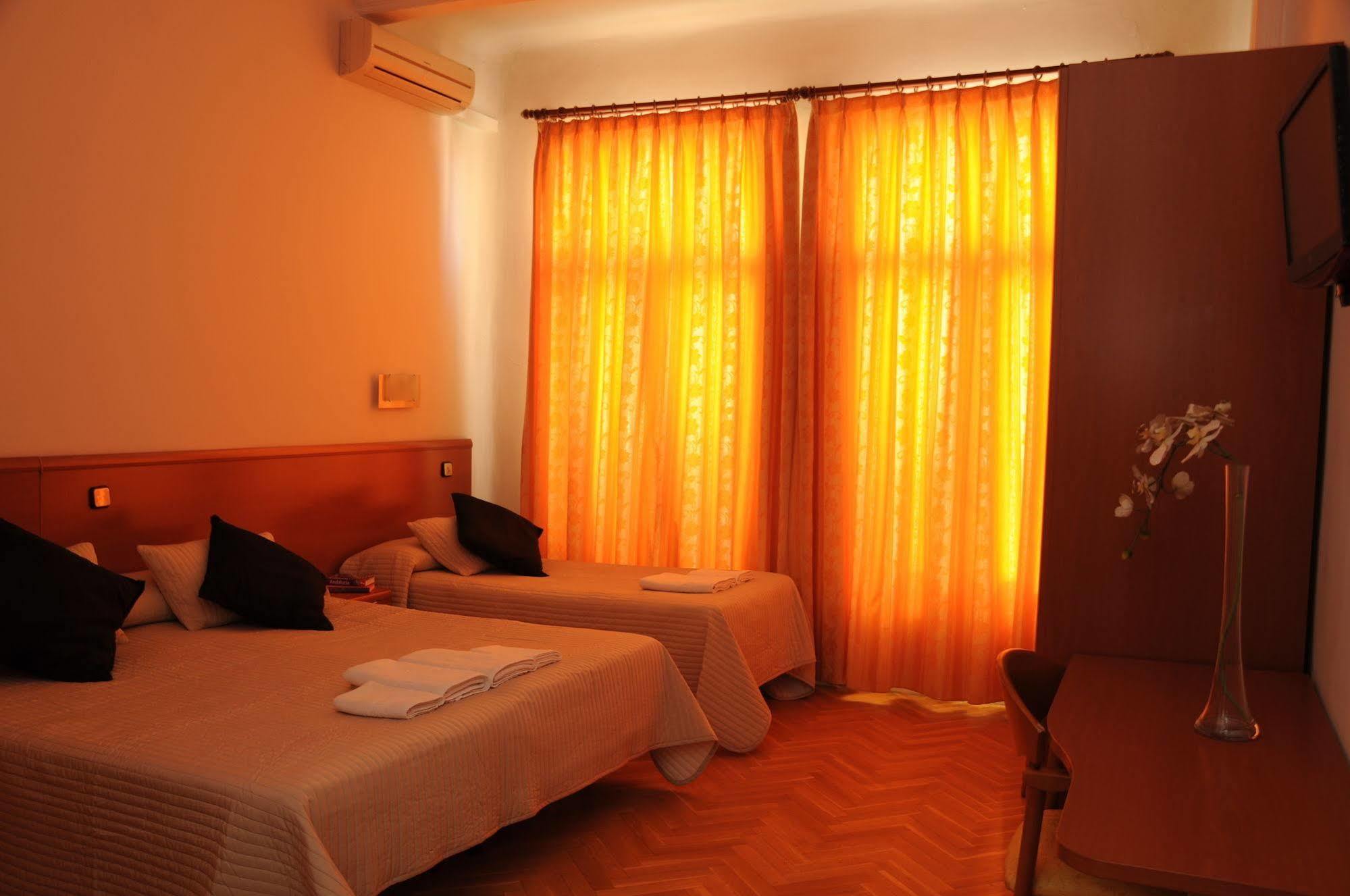 Hostal Luis XV Madrid Ngoại thất bức ảnh