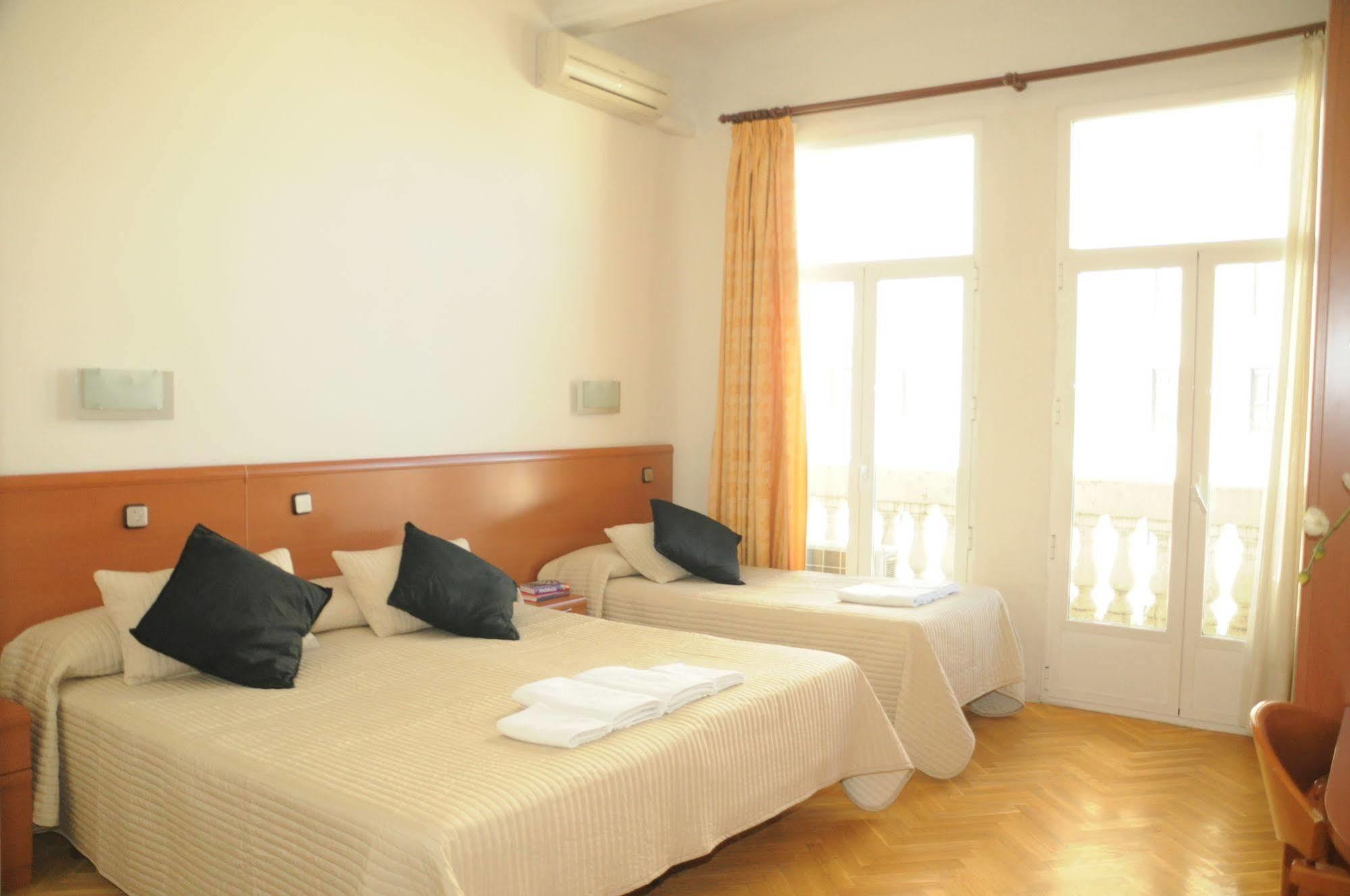 Hostal Luis XV Madrid Ngoại thất bức ảnh
