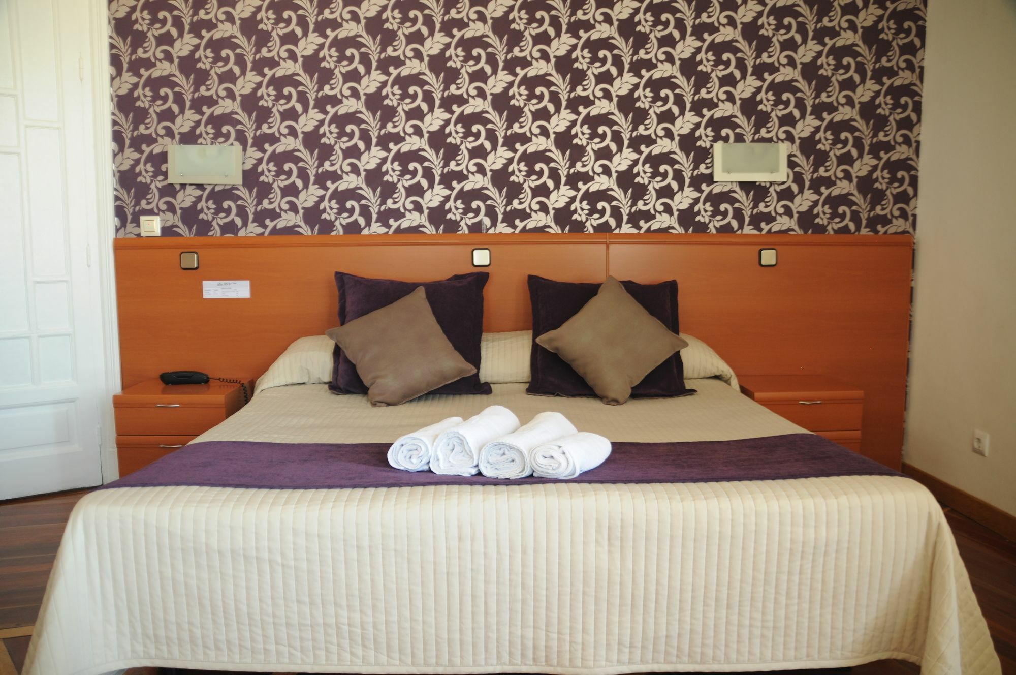 Hostal Luis XV Madrid Ngoại thất bức ảnh
