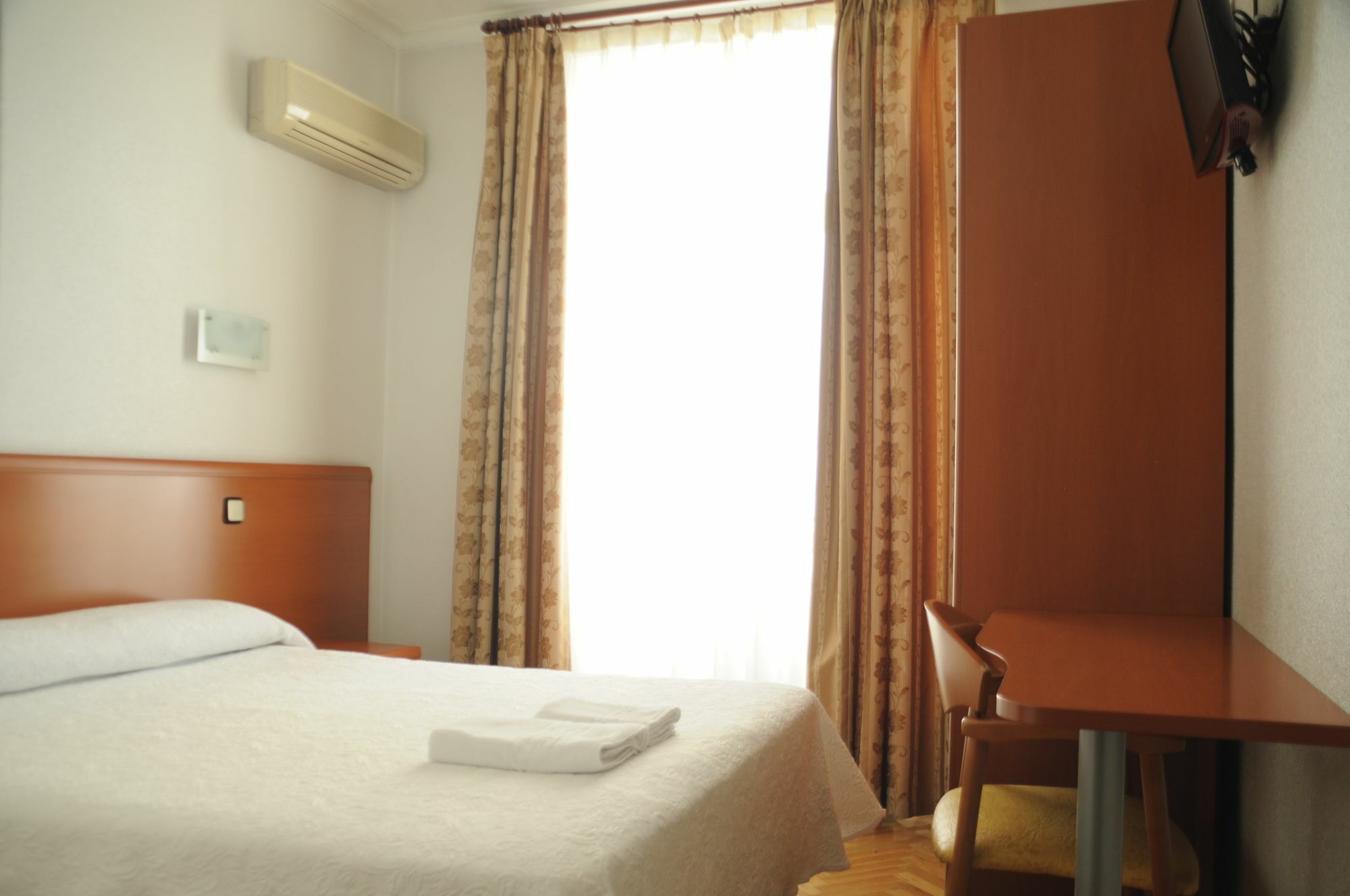 Hostal Luis XV Madrid Ngoại thất bức ảnh