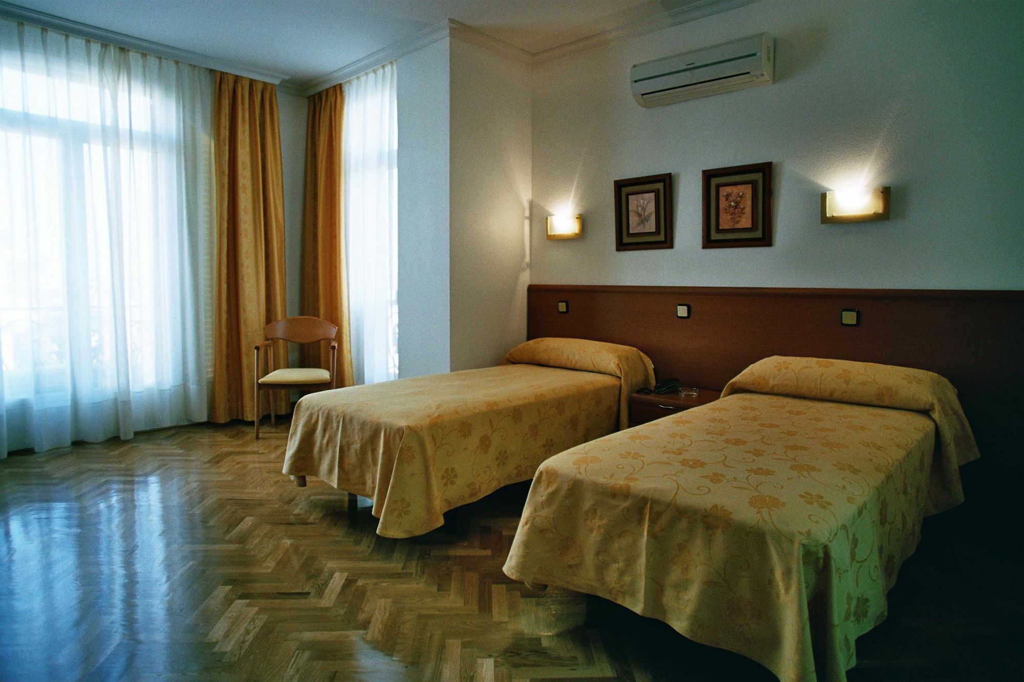 Hostal Luis XV Madrid Ngoại thất bức ảnh