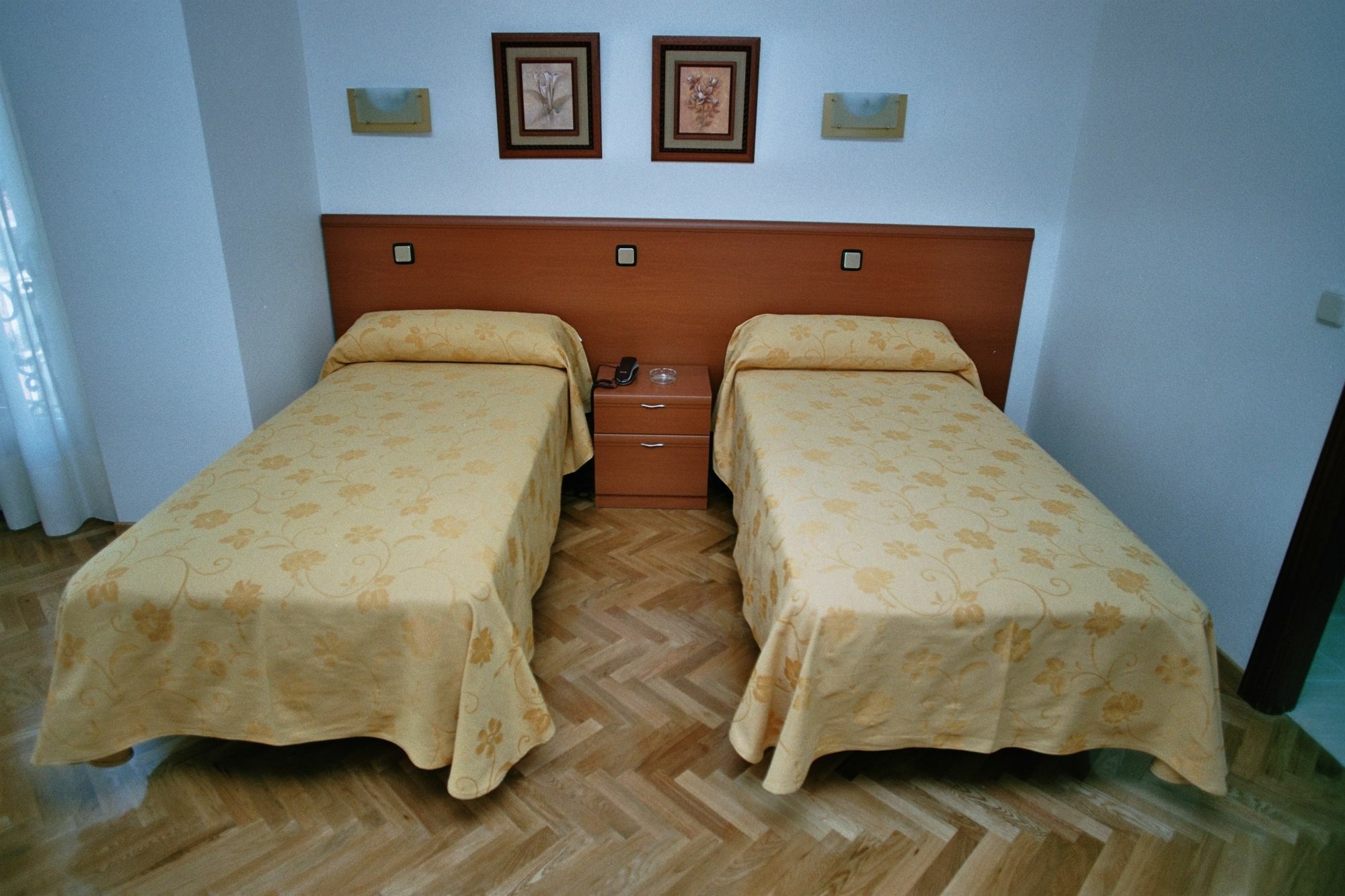 Hostal Luis XV Madrid Ngoại thất bức ảnh